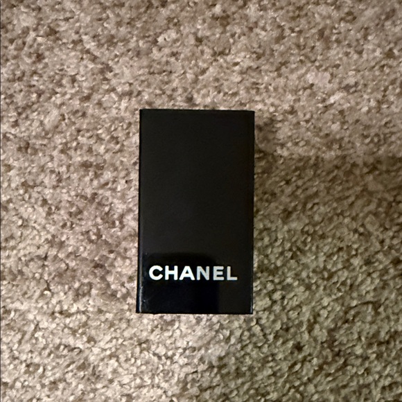 CHANEL Glossy Black makeup brush holder